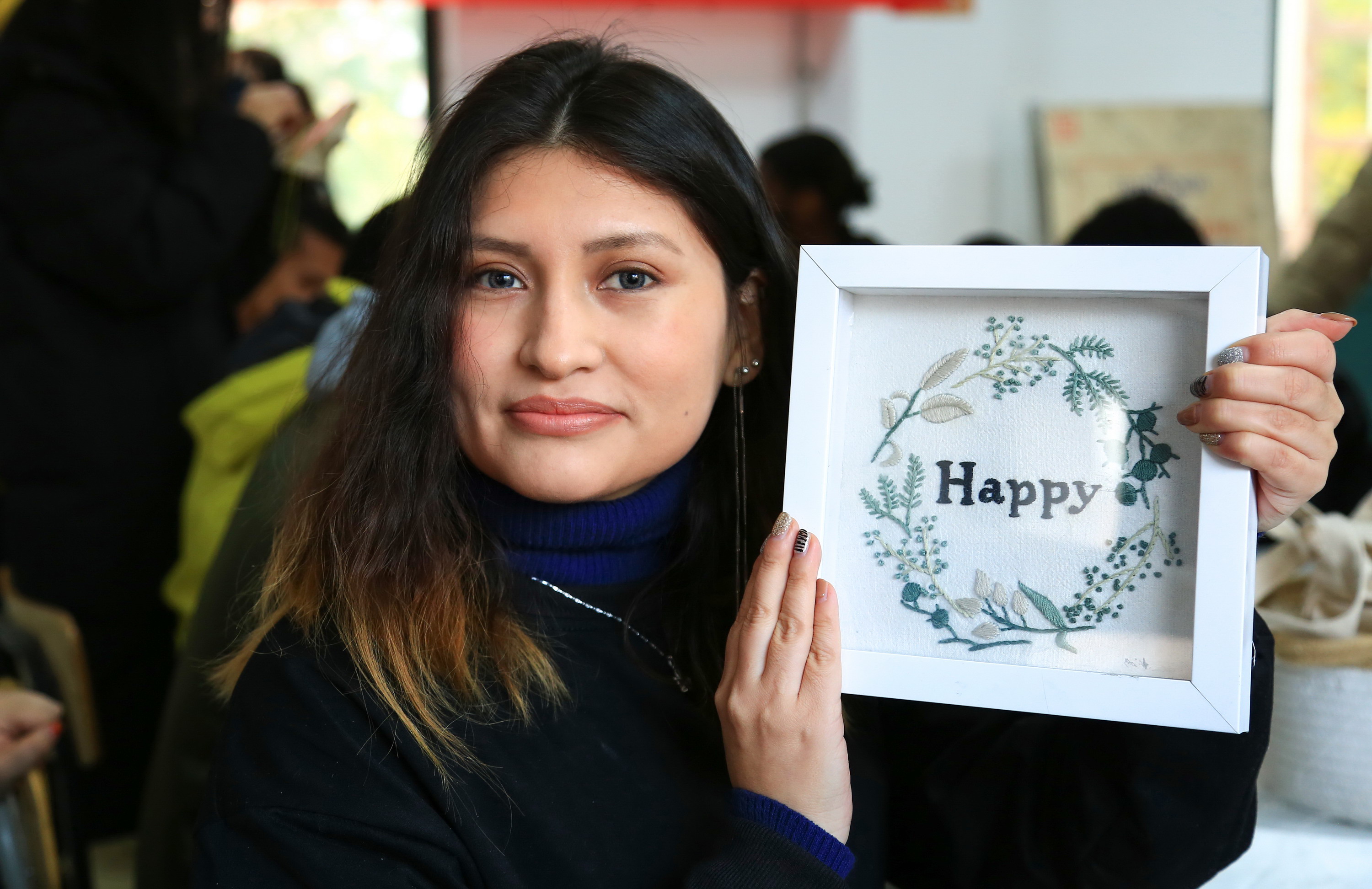 Embroidery Experience Activity was Held国际交流学院中文版